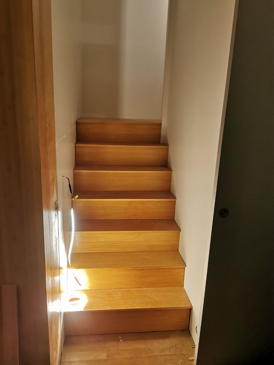 Nieuwe houten trap